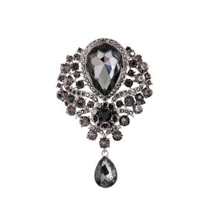 Eleanor ShuMark Elegant Swarovski Crystals brooch.NWT